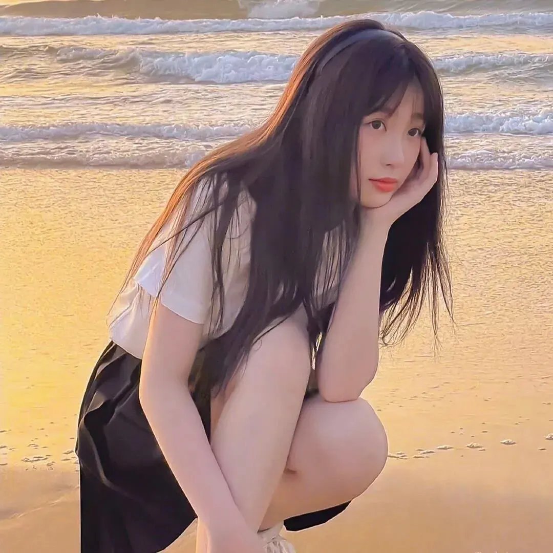 日掛中天海报
