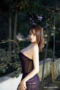 脸庞海报